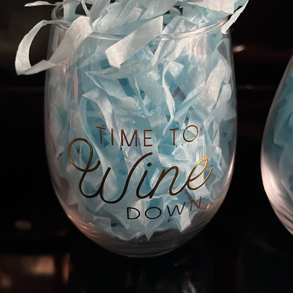 Set of 2 Wine Glasses - Picture 2 of 4